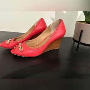 Saks Fifth Avenue coral wedge leather sandals, size 8